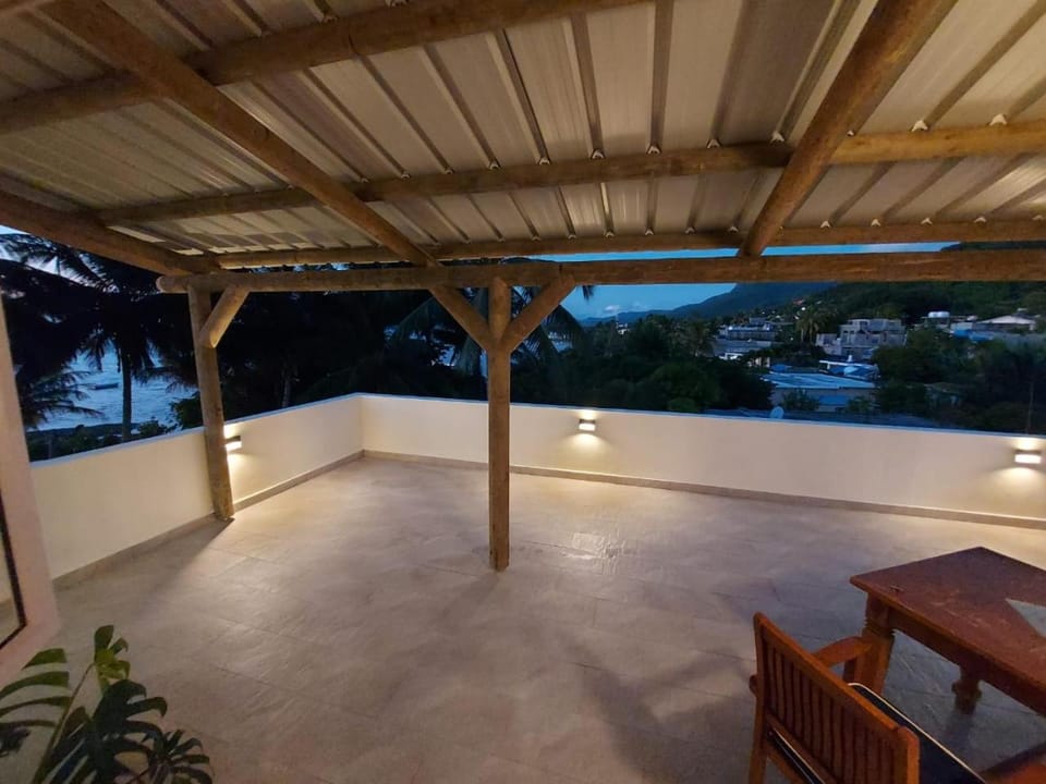 Oceanview Kite Studio Apartment in Rivière Noire District, Mauritius