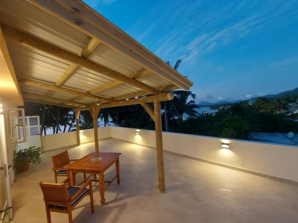 Oceanview Kite Studio Apartment in Rivière Noire District, Mauritius