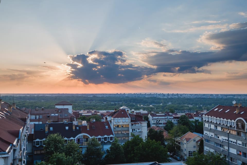 View (from property/room), City view, Lake view, River view, Street view