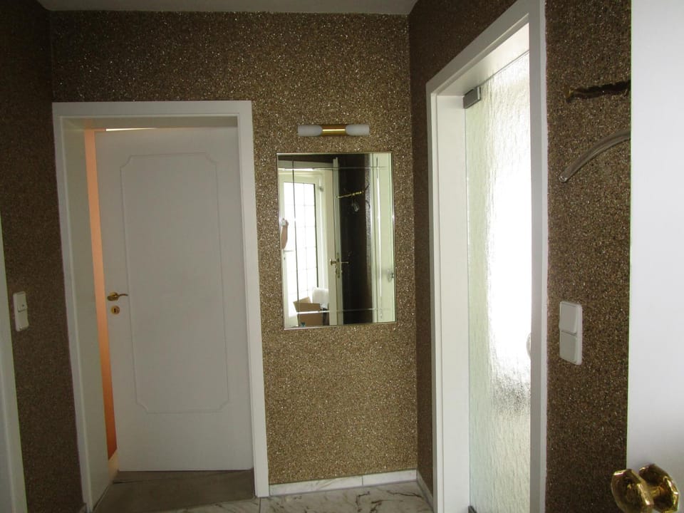 Facade/entrance, Floor plan