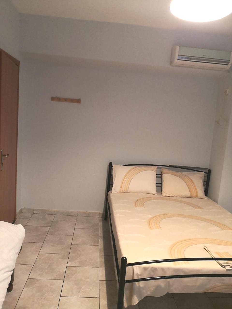 House in the center of Piraeus next to the port and the metro!! Love hotel in Pireas