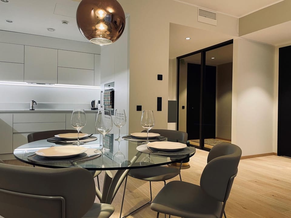 Kitchen or kitchenette, Living room, Seating area, Dining area