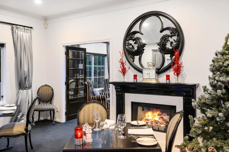 Restaurant/places to eat, Dining area