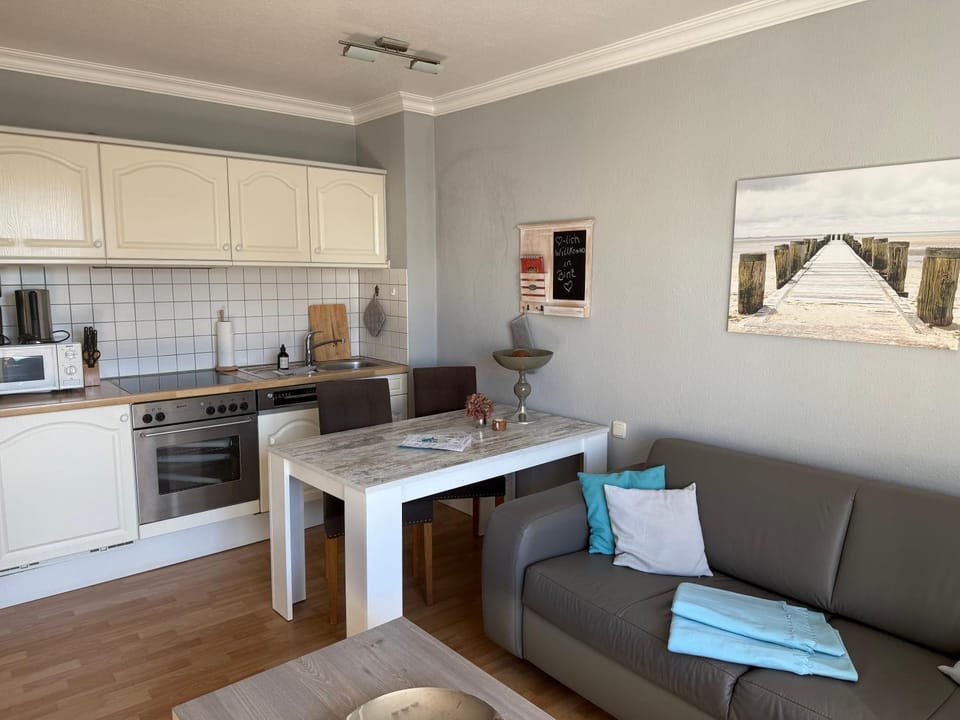 Living room, Dining area, kitchen