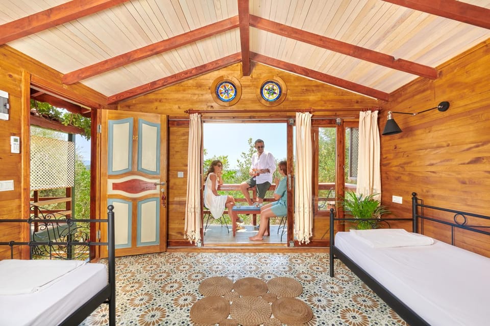 View (from property/room), group of guests