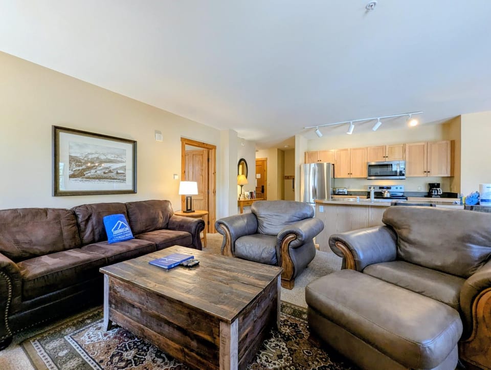 Bed, Kitchen or kitchenette, Living room, Seating area, furniture, kitchen