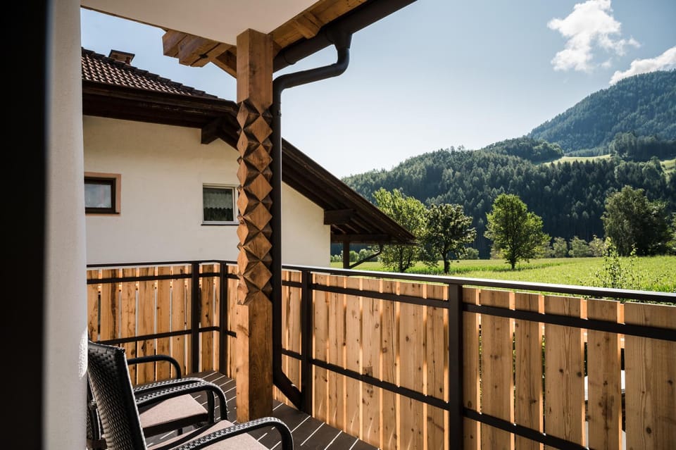 Balcony/Terrace, Mountain view