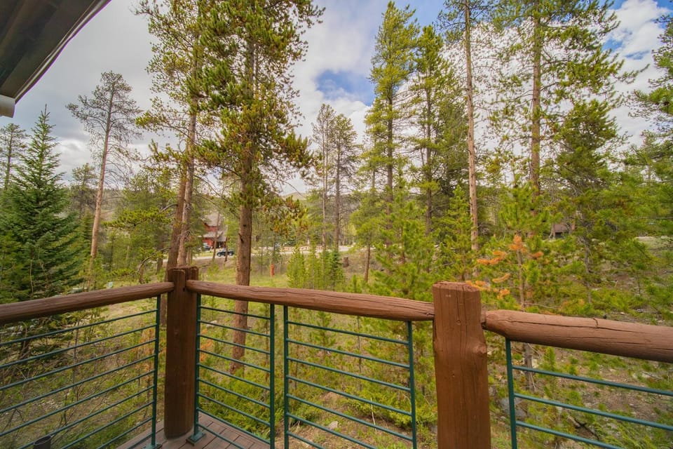 Starfire 1979 by SummitCove Lodging in Colorado House in Keystone
