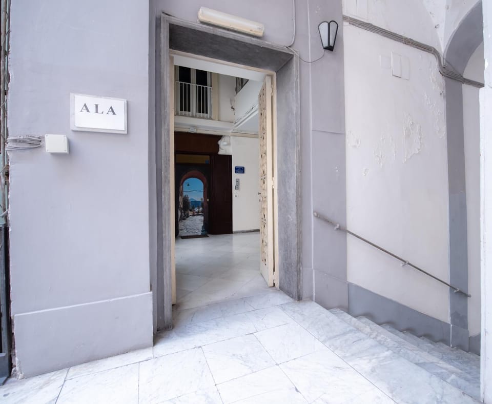 Napoli Experience Bed and Breakfast in Naples