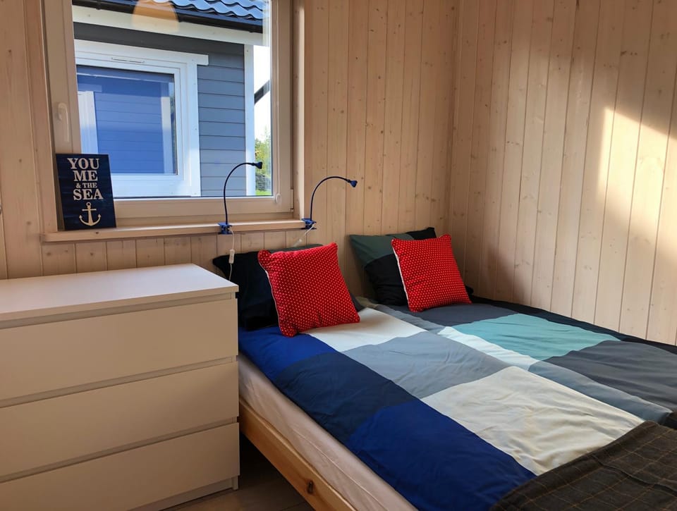 Bed, Day, Summer, Photo of the whole room, Decorative detail, Bedroom, On site