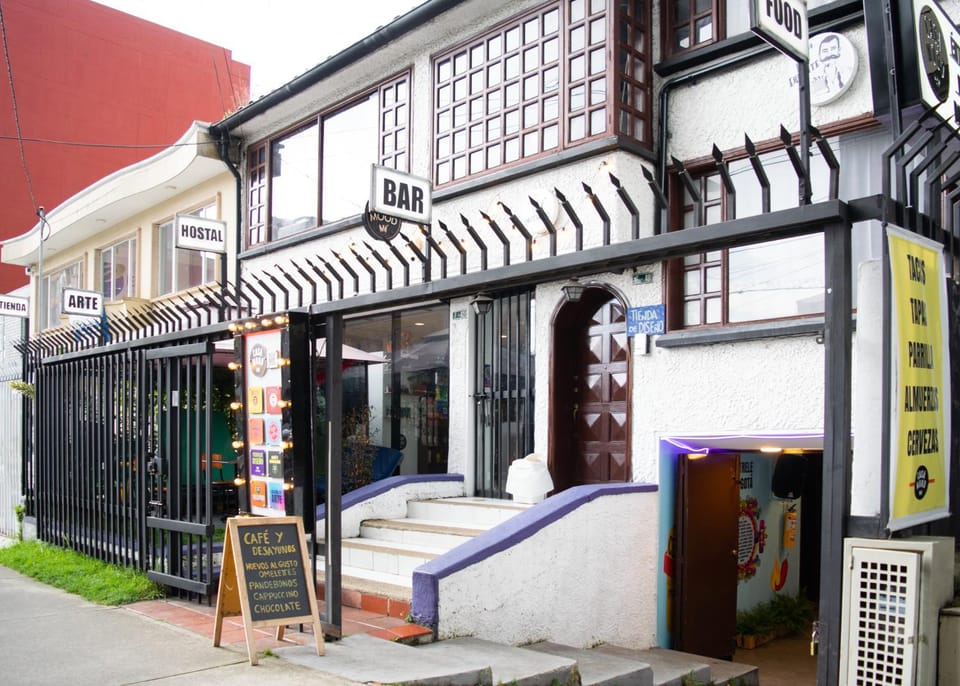 Property building, Facade/entrance, Day, Neighbourhood, Street view