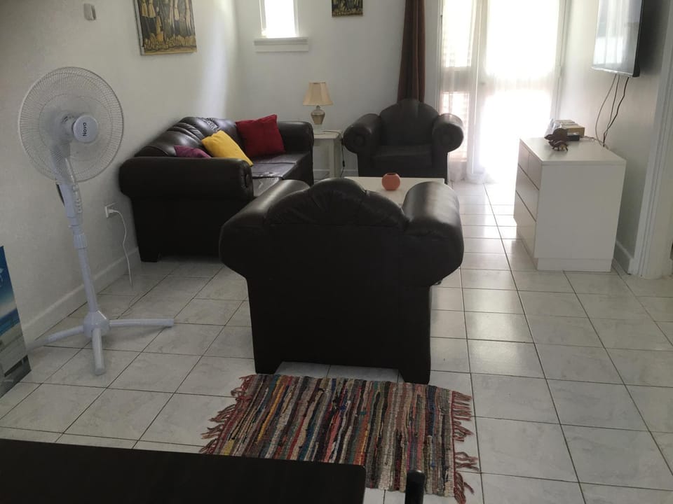 TV and multimedia, Living room, Seating area, fireplace