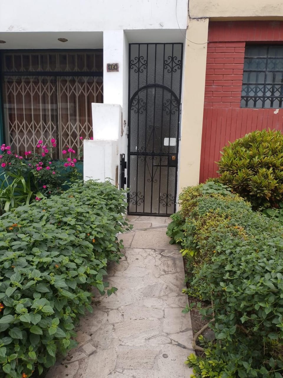 Facade/entrance
