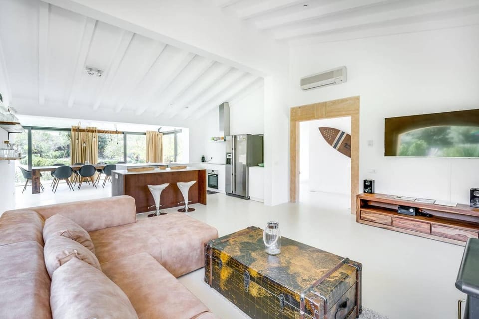 Living room, Lounge or bar