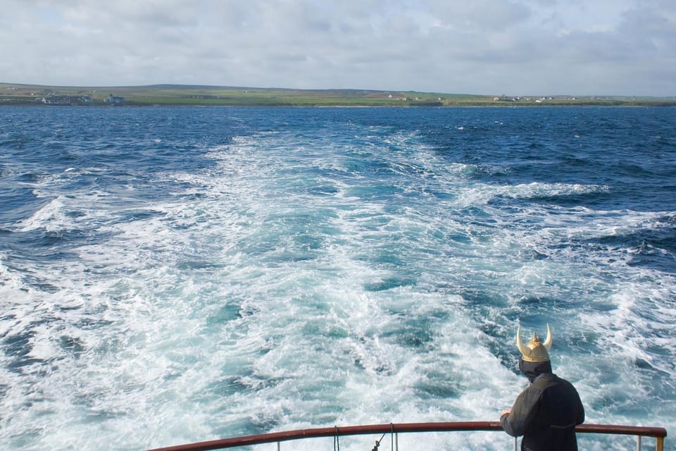 Nearby landmark, Natural landscape