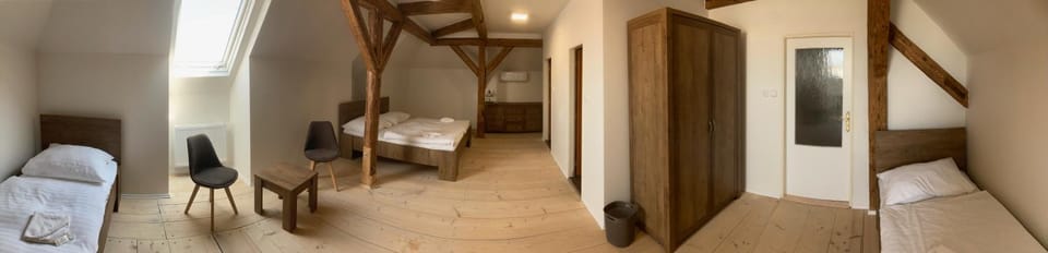 Living room, Photo of the whole room