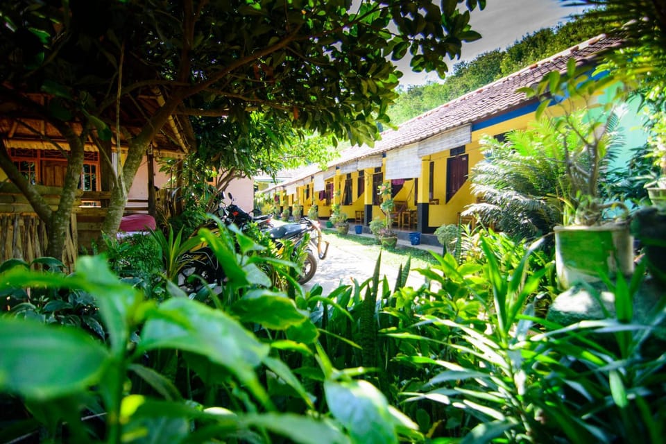 ADELYA HOMESTAY Vacation rental in Pujut