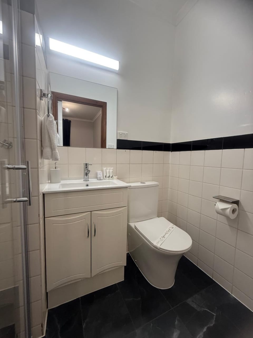 Pioneer Tourist Park Campground/ 
RV Resort in Deniliquin