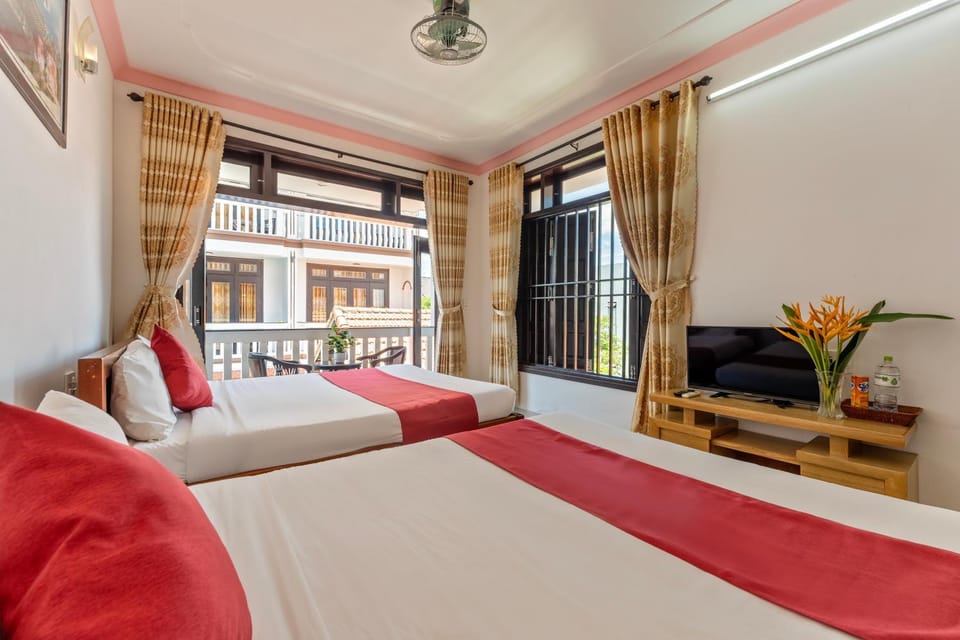 Bed, TV and multimedia, Living room, Photo of the whole room, Bedroom