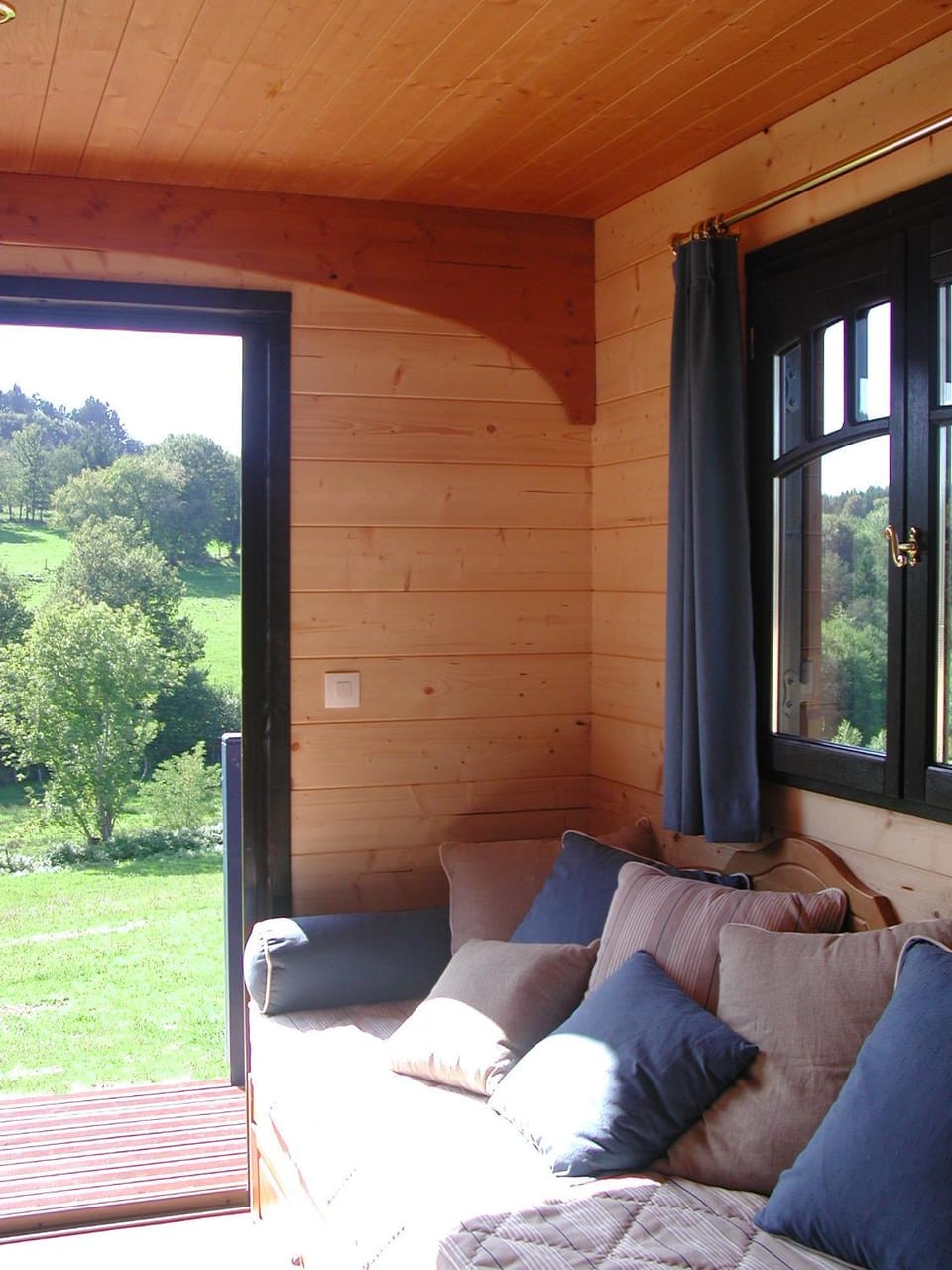Les Roulottes et Cabanes du Livradois Country House in Auvergne-Rhône-Alpes