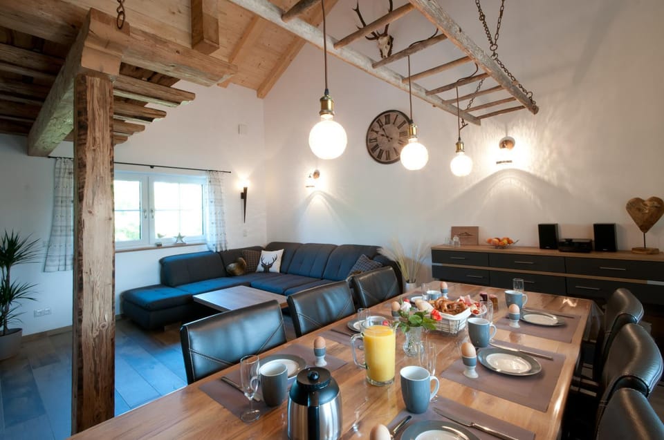 Living room, Seating area, Dining area, Food