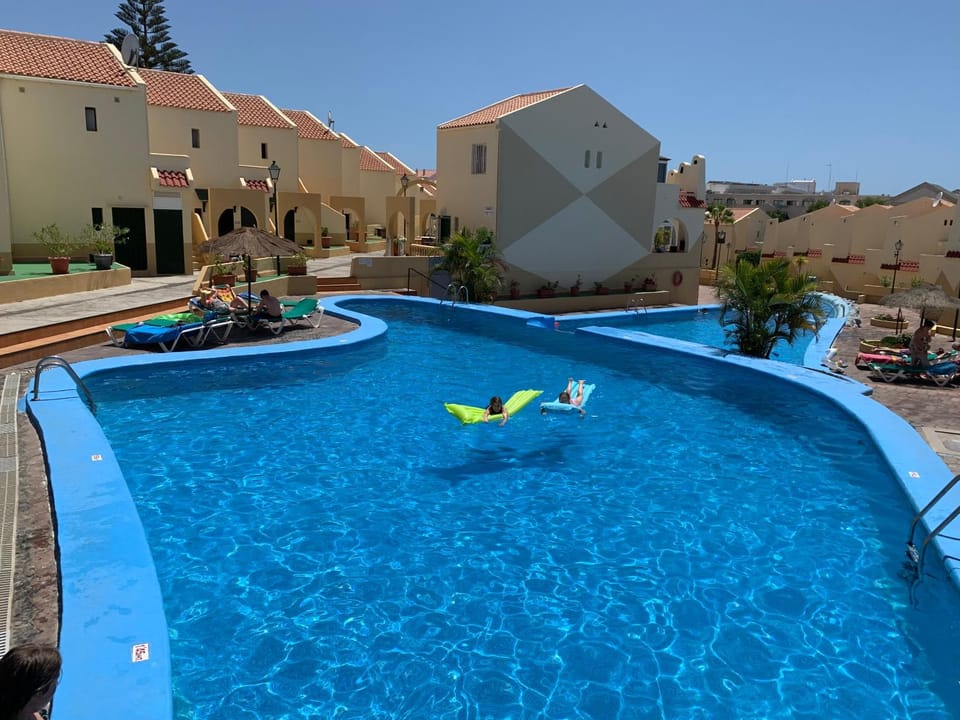 Property building, Swimming pool, Swimming pool
