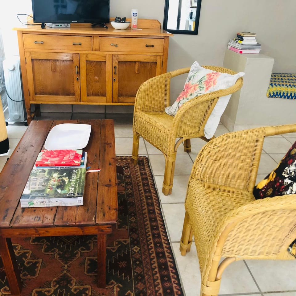 TV and multimedia, Seating area