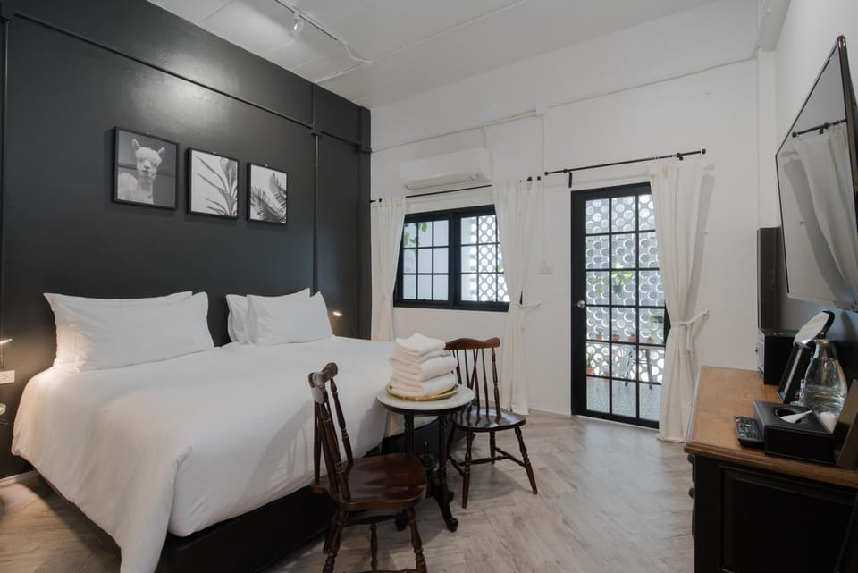 Property building, Bed