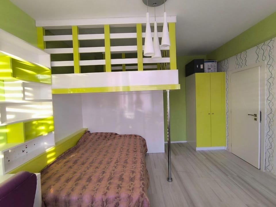 Bed, Photo of the whole room, Bedroom, bunk bed