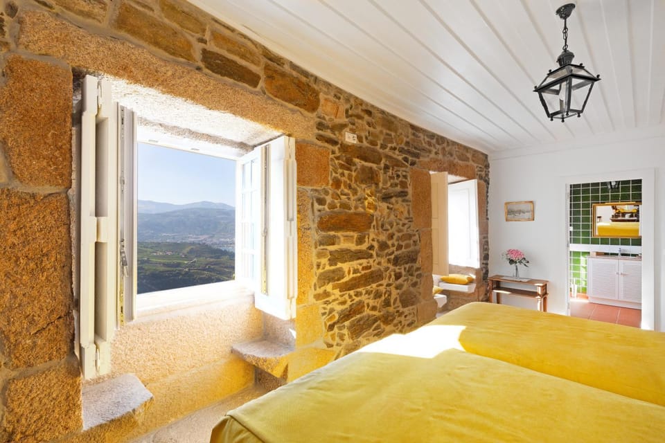 View (from property/room), Bedroom, Garden view, Landmark view, River view