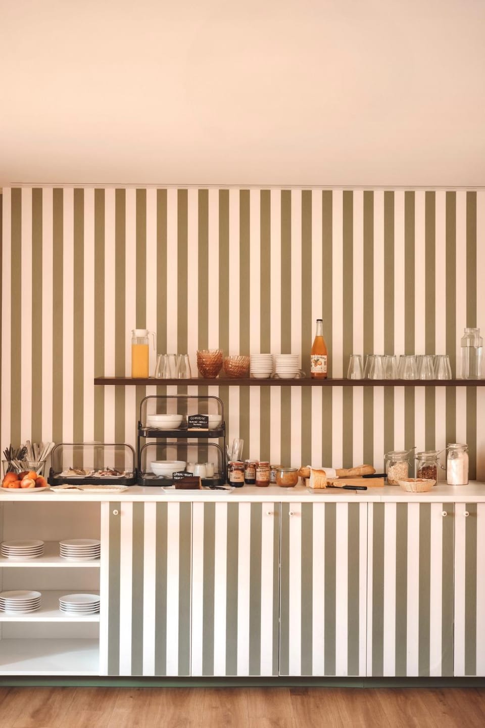 Food and drinks, Buffet breakfast