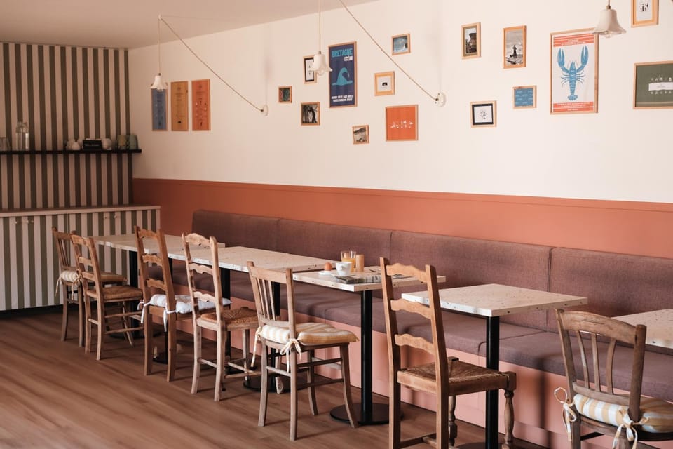 Restaurant/places to eat, Restaurant/places to eat, Living room, Banquet/Function facilities, Seating area