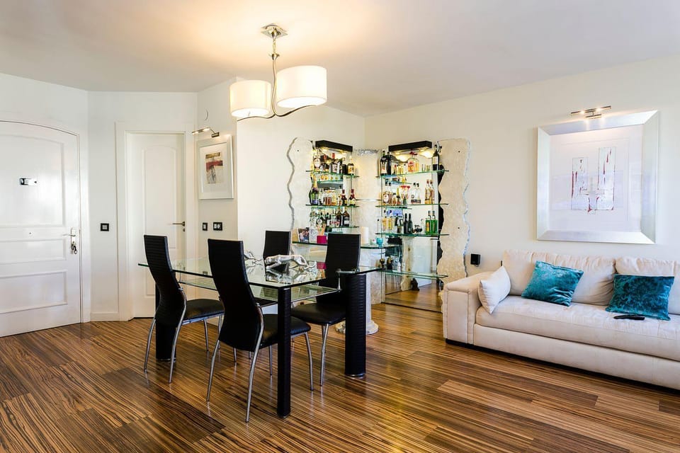 Lounge or bar, Dining area