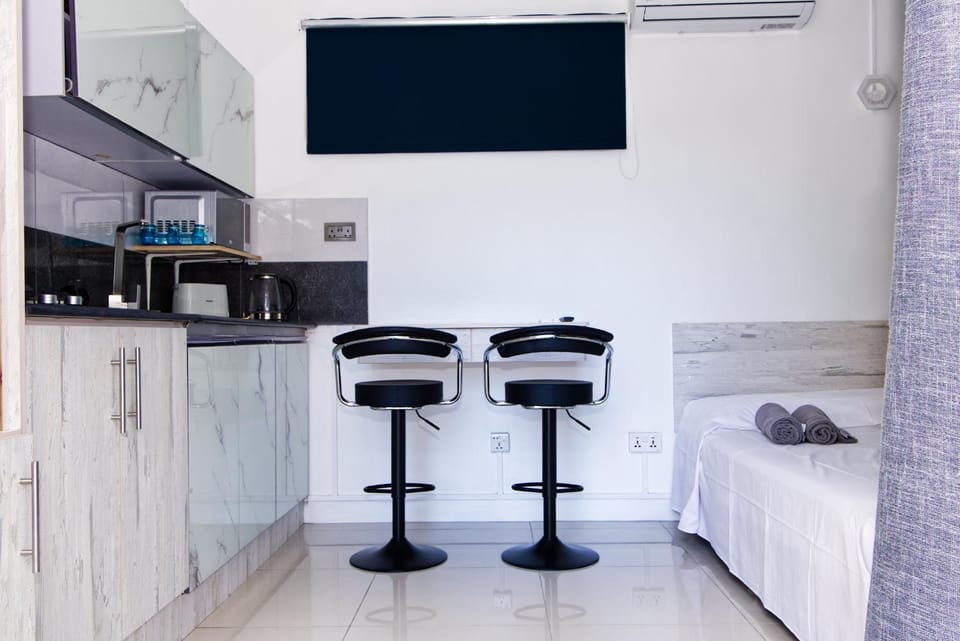 Property building, Kitchen or kitchenette, Breakfast, stove