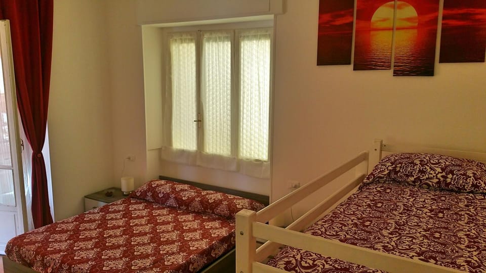 Bed, Photo of the whole room, Bedroom, bunk bed