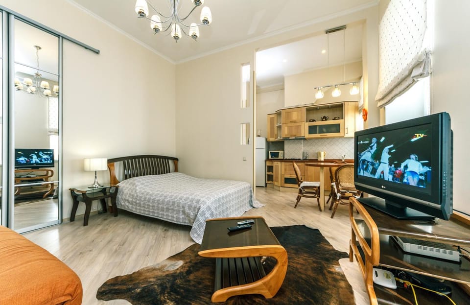 Kitchen or kitchenette, Seating area, Bedroom