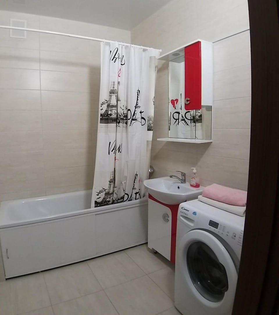 Дво і одно кімнатні апартаменти новобуд рн авторинку трц Адреналін сіті Apartment in Ukraine