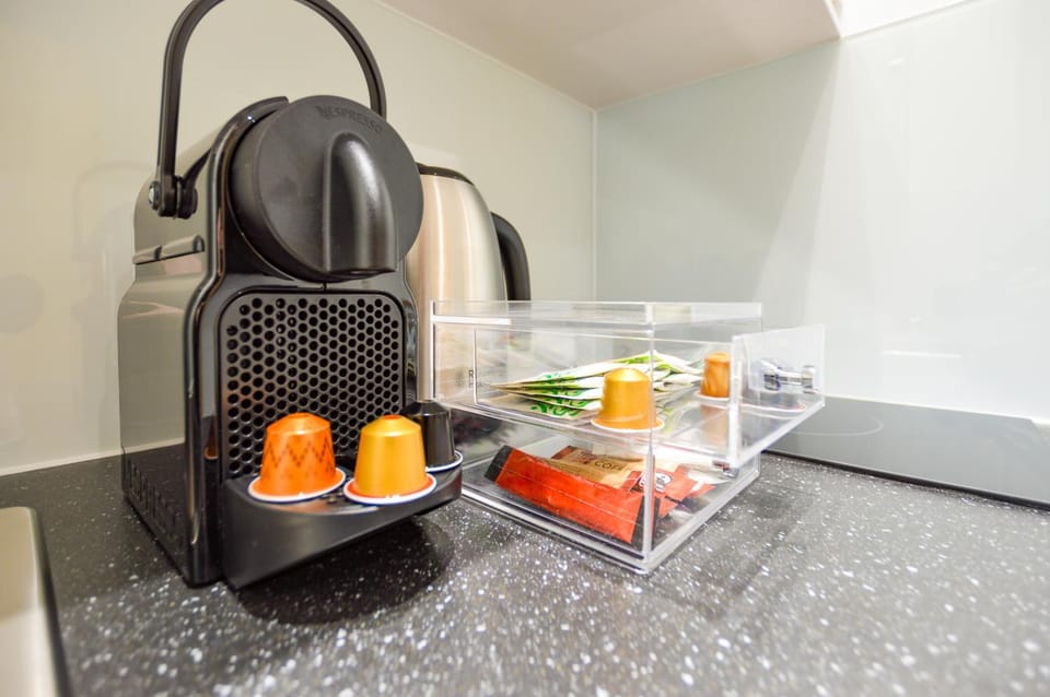 Coffee/tea facilities, Kitchen or kitchenette