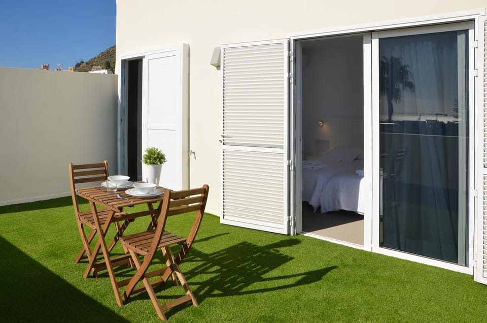 Patio, Balcony/Terrace