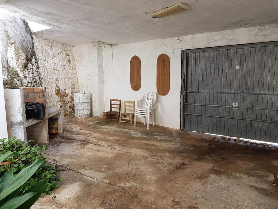 Patio, BBQ facilities