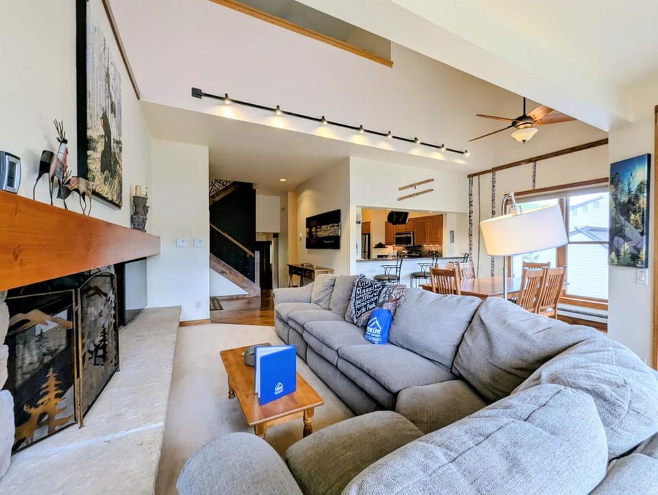Kitchen or kitchenette, Living room, Dining area, fireplace, furniture