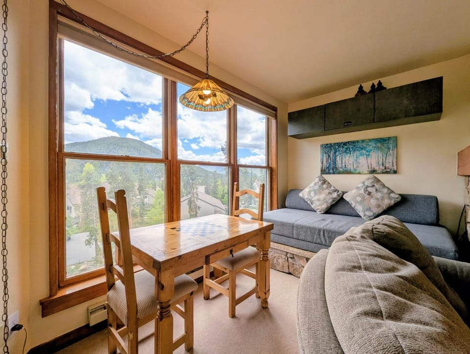Day, Natural landscape, View (from property/room), Living room, Seating area, Mountain view, furniture