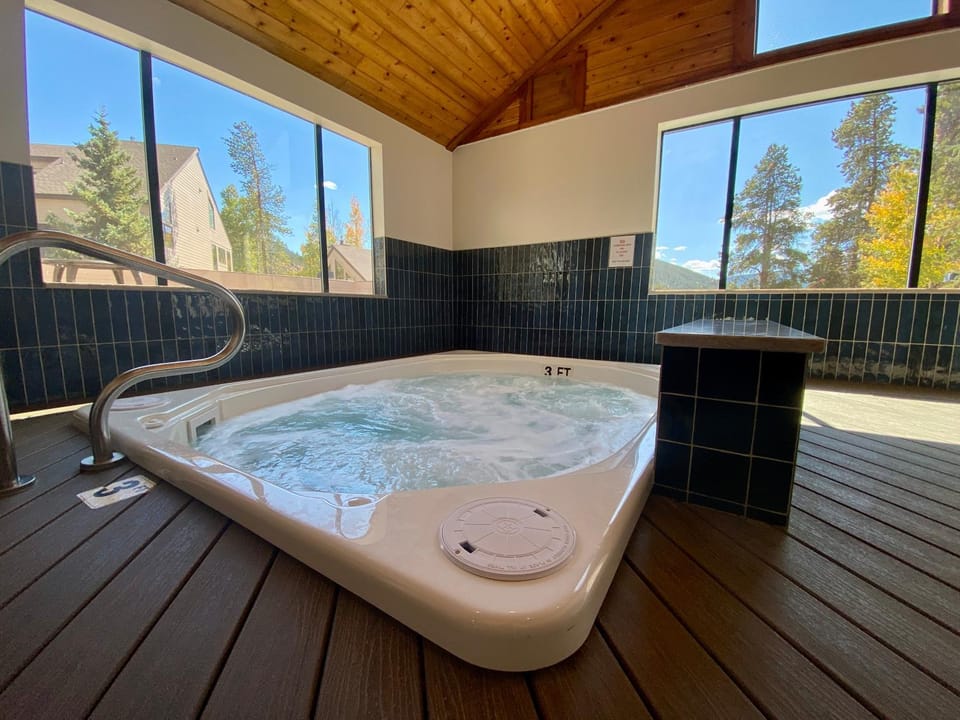 Quicksilver 1659 by SummitCove Lodging in Colorado House in Keystone