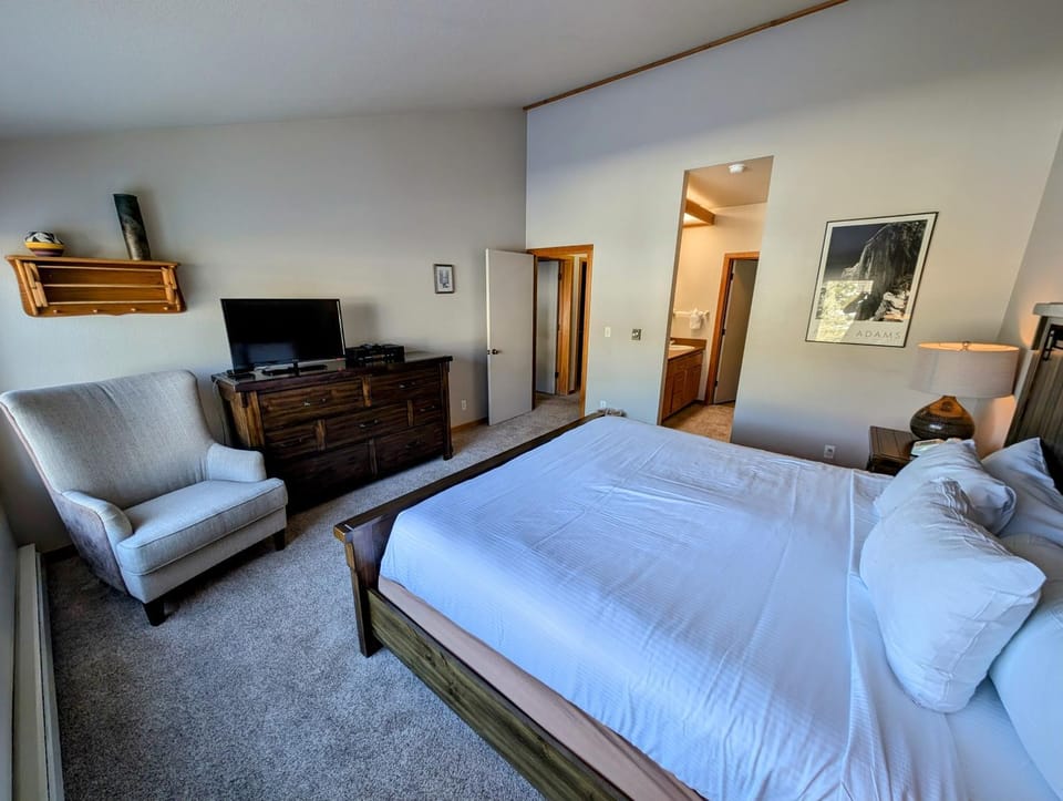 Pines 2169 by SummitCove Lodging in Colorado House in Keystone
