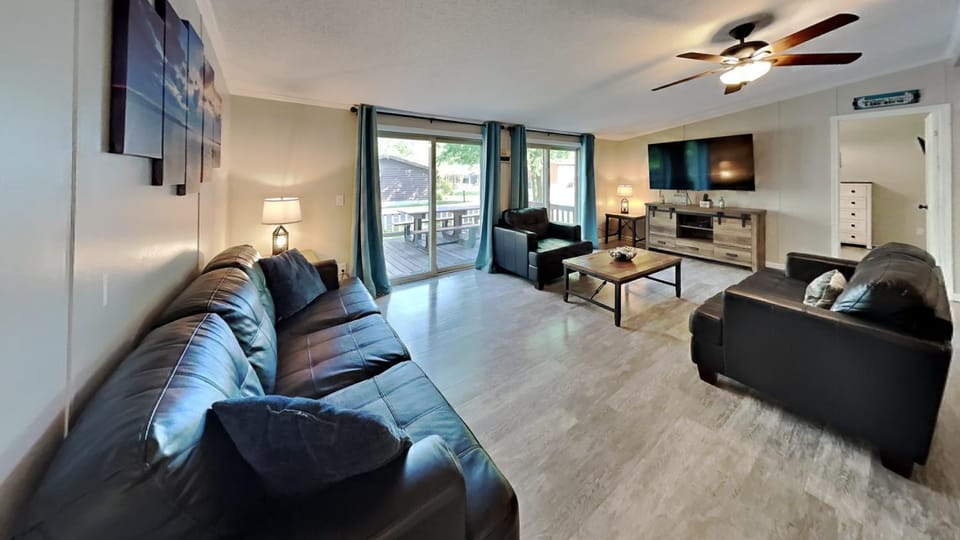 Put-in-Bay Island Club #27 House in South Bass Island