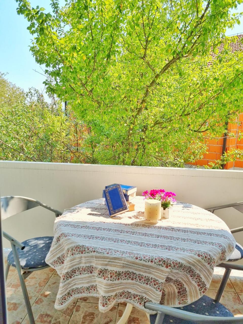 View (from property/room), View (from property/room), Balcony/Terrace, Street view, Inner courtyard view