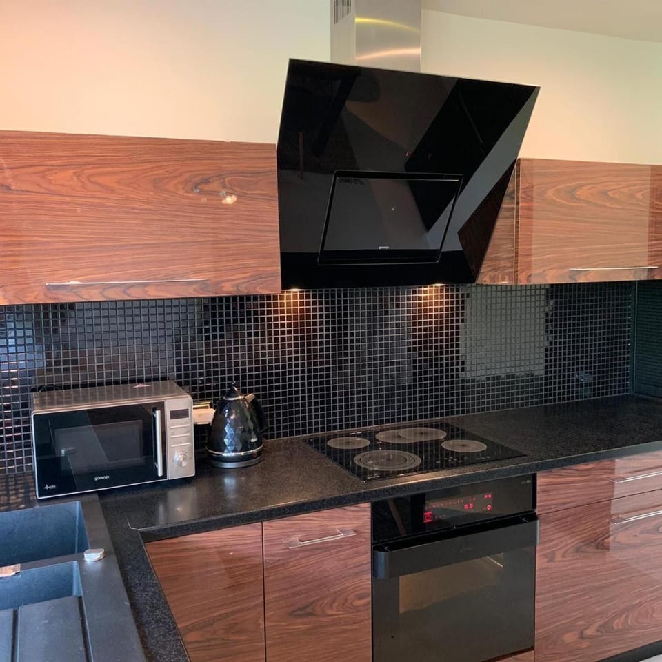 Communal lounge/ TV room, TV and multimedia, Kitchen or kitchenette