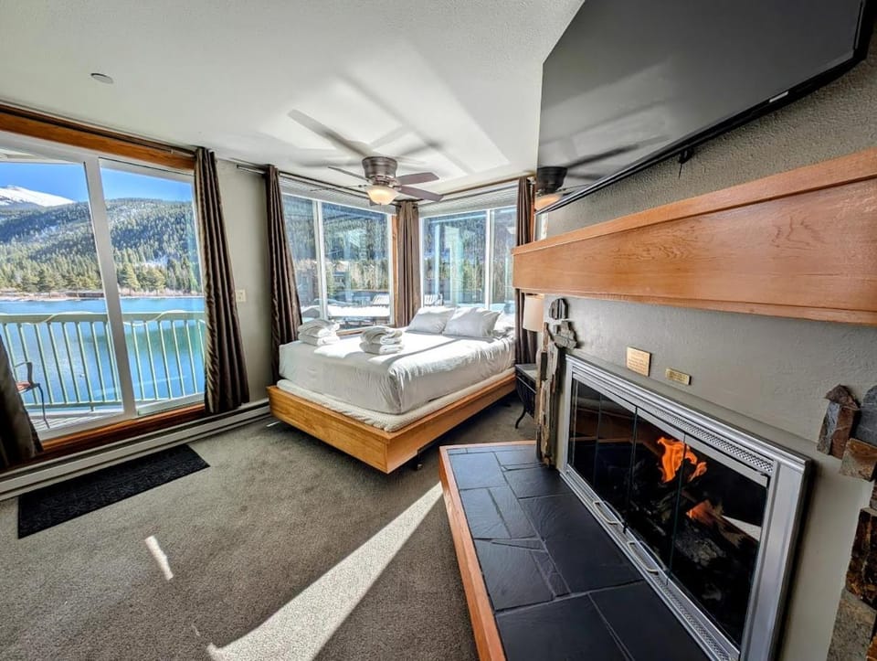 Lakeside 1485 by SummitCove Lodging in Colorado House in Keystone