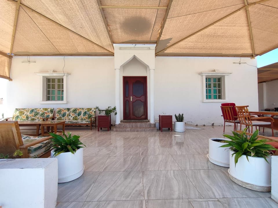 Patio, Facade/entrance, Living room, Lobby or reception, Seating area