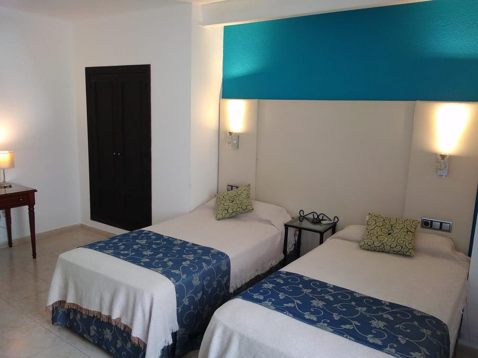 Hotel Nuevo Ara Hotel in Cáceres‎